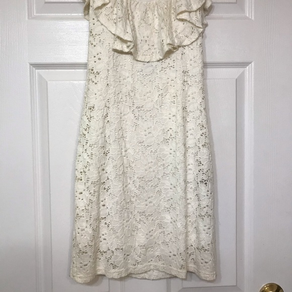 Lace pattern off-white/eggshell dress - Picture 3 of 4